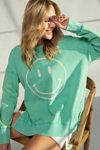 EASEL SMILEY FACE SWEATSHIRT - APPLE GREEN