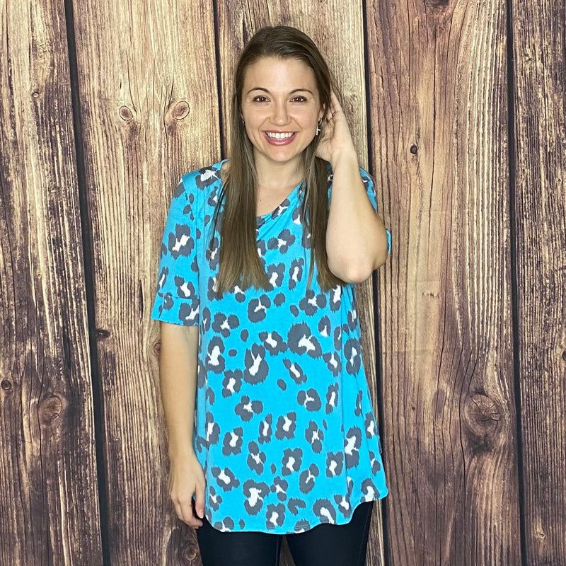 HONEYME TURQUOISE ANIMAL PRINT SHORT SLEEVE TOP